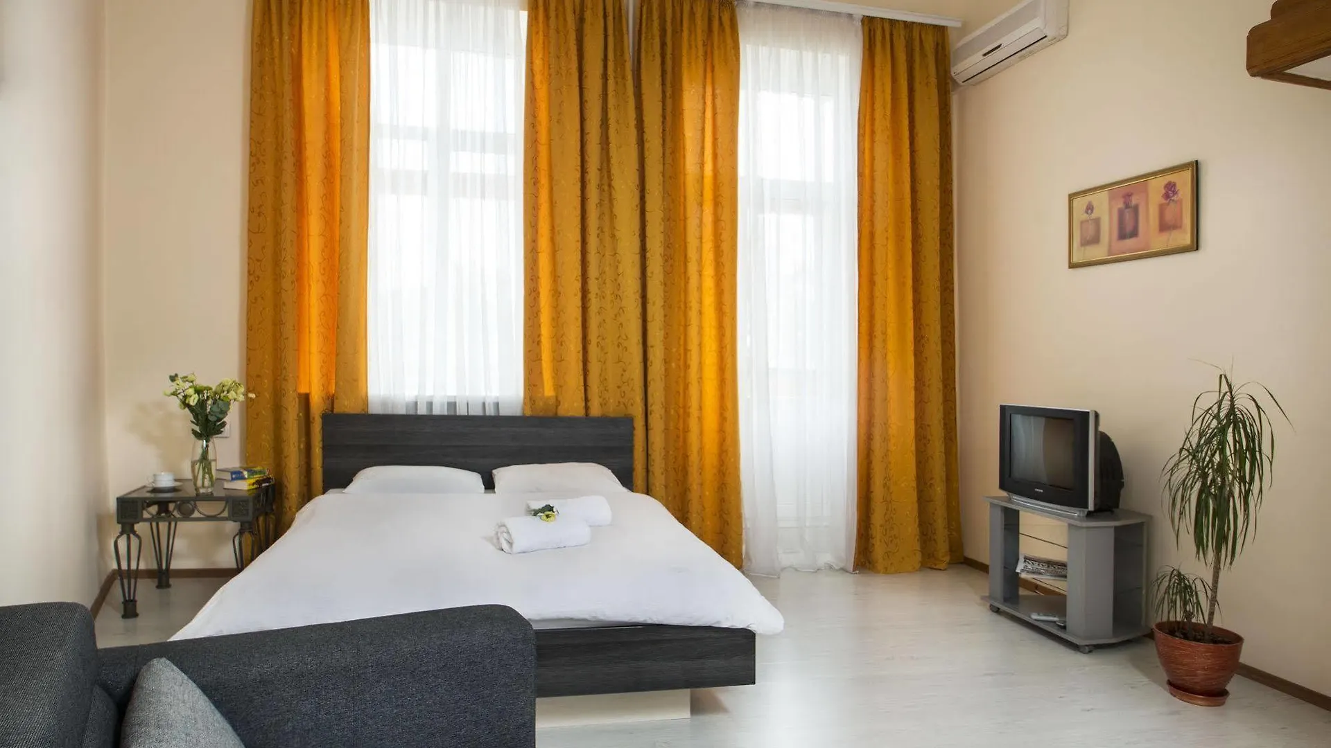 Status Apartments Kiev Otel