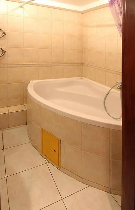 Status Apartments Kijów Hotel